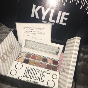 Kylie Jenner “THE NICE PALETTE” Kyshadow